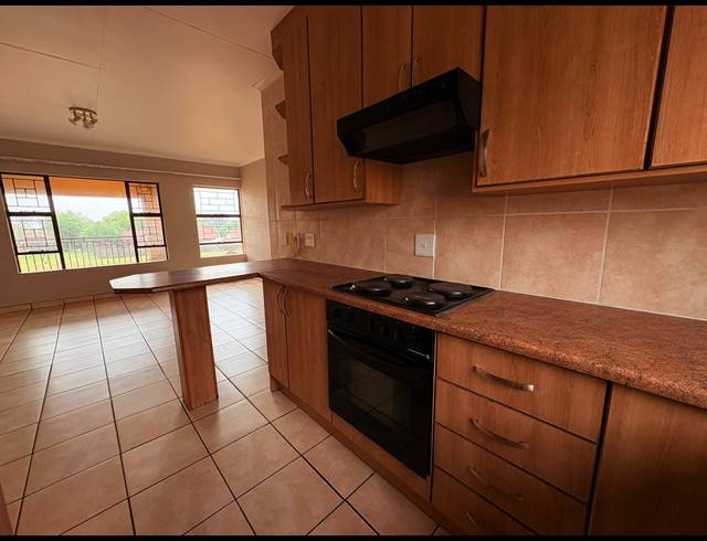 2 BEDROOM APARTMENT FOR SALE IN VAALPARK
